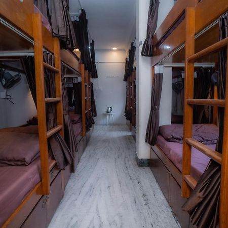 Pearl Courtyard Dormitory Варанаси Екстериор снимка
