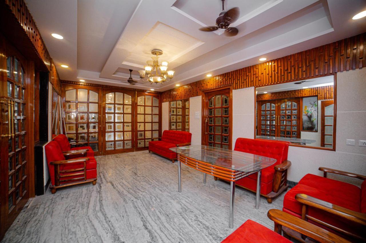 Pearl Courtyard Dormitory Варанаси Екстериор снимка