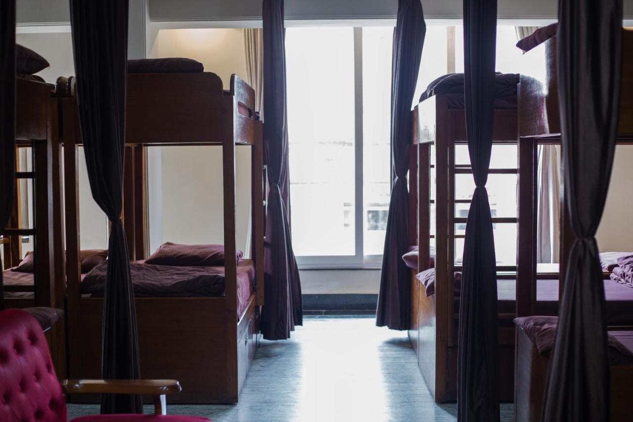 Pearl Courtyard Dormitory Варанаси Екстериор снимка