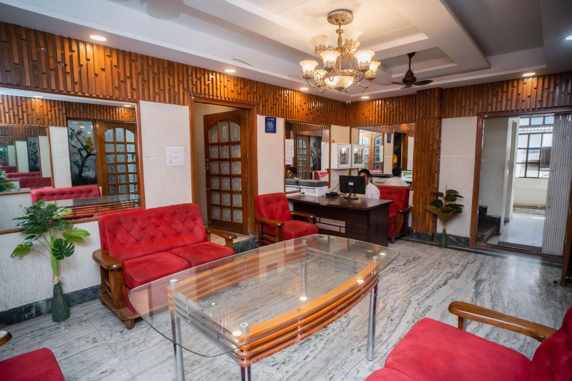 Pearl Courtyard Dormitory Варанаси Екстериор снимка