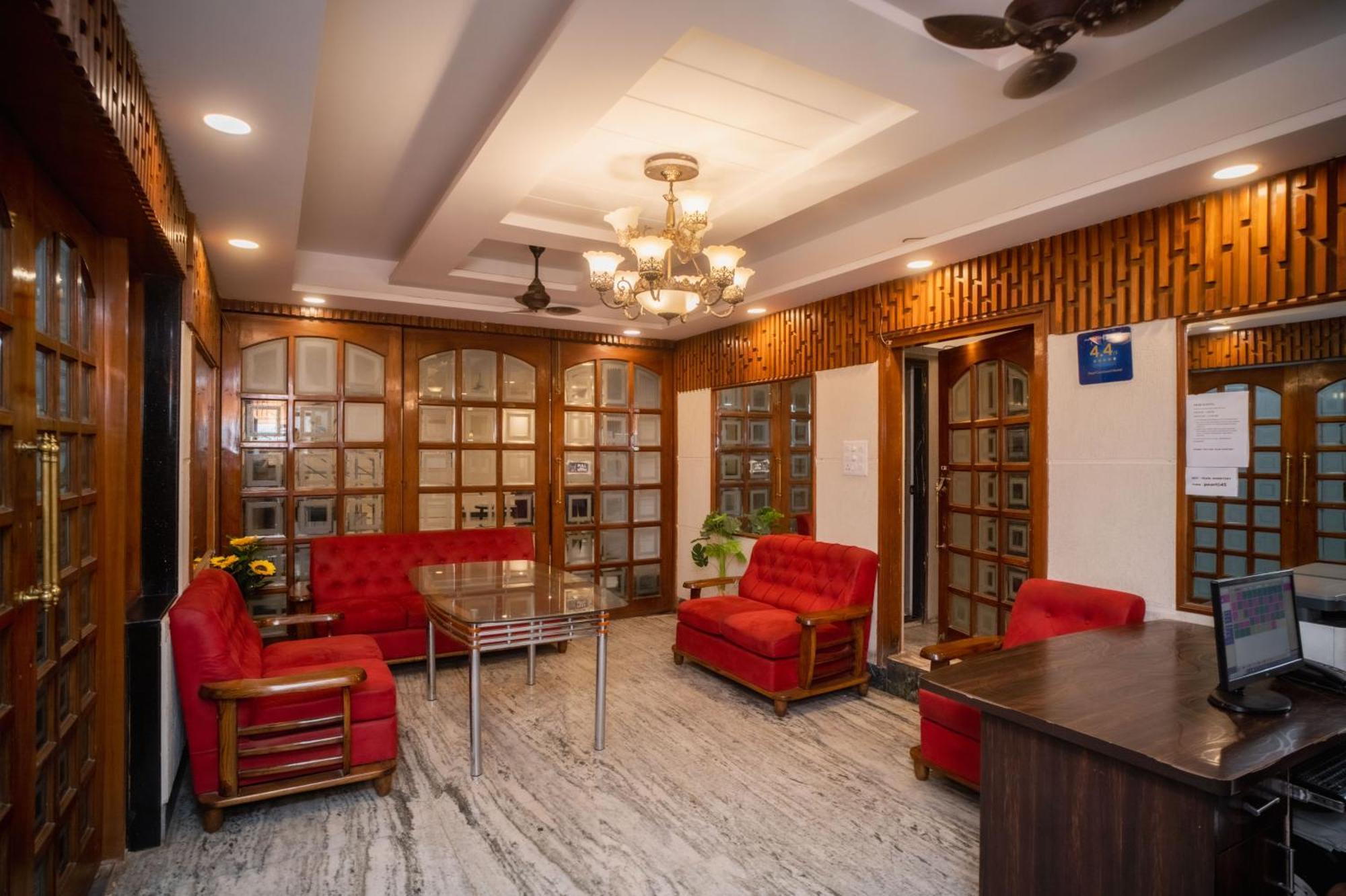 Pearl Courtyard Dormitory Варанаси Екстериор снимка