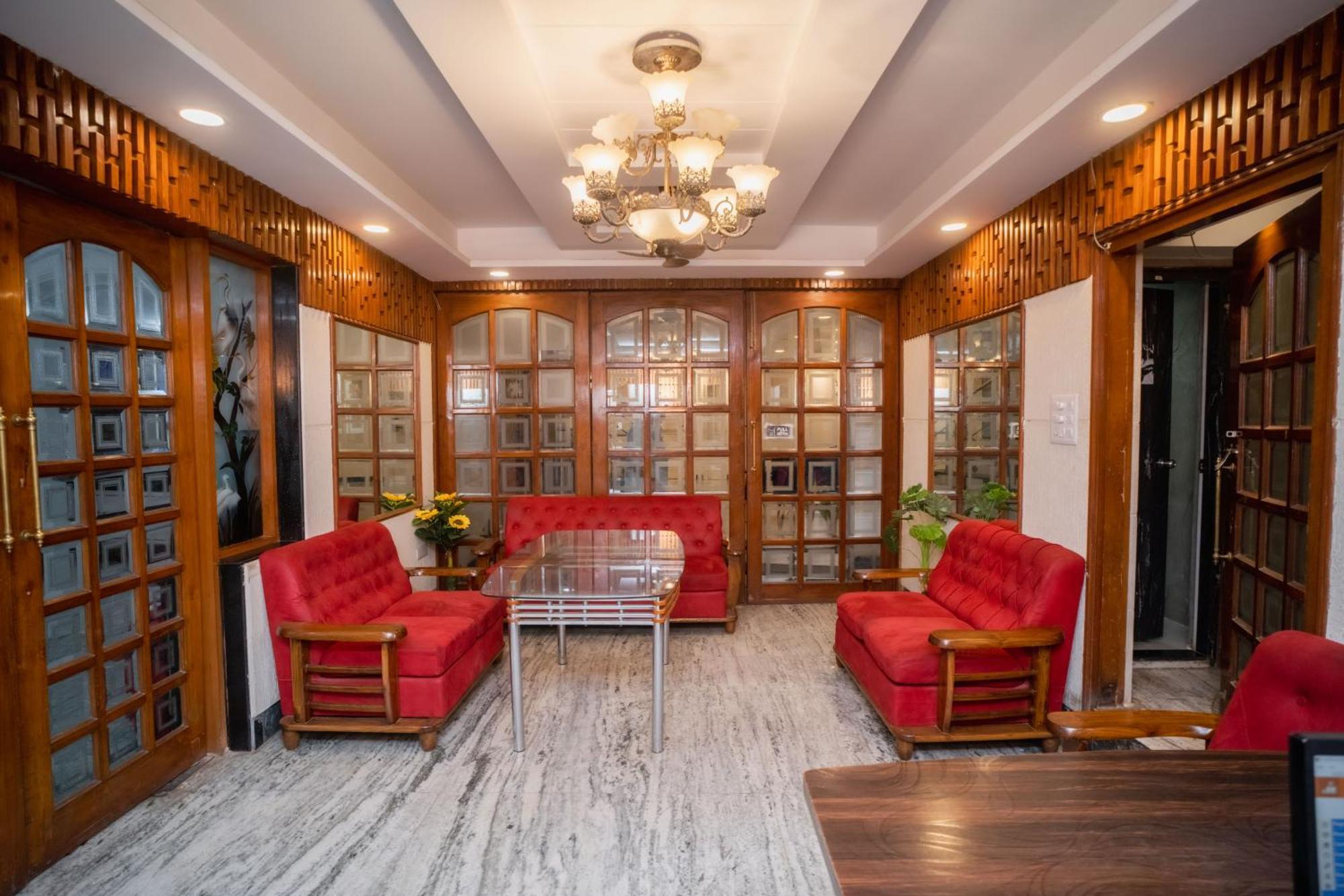 Pearl Courtyard Dormitory Варанаси Екстериор снимка