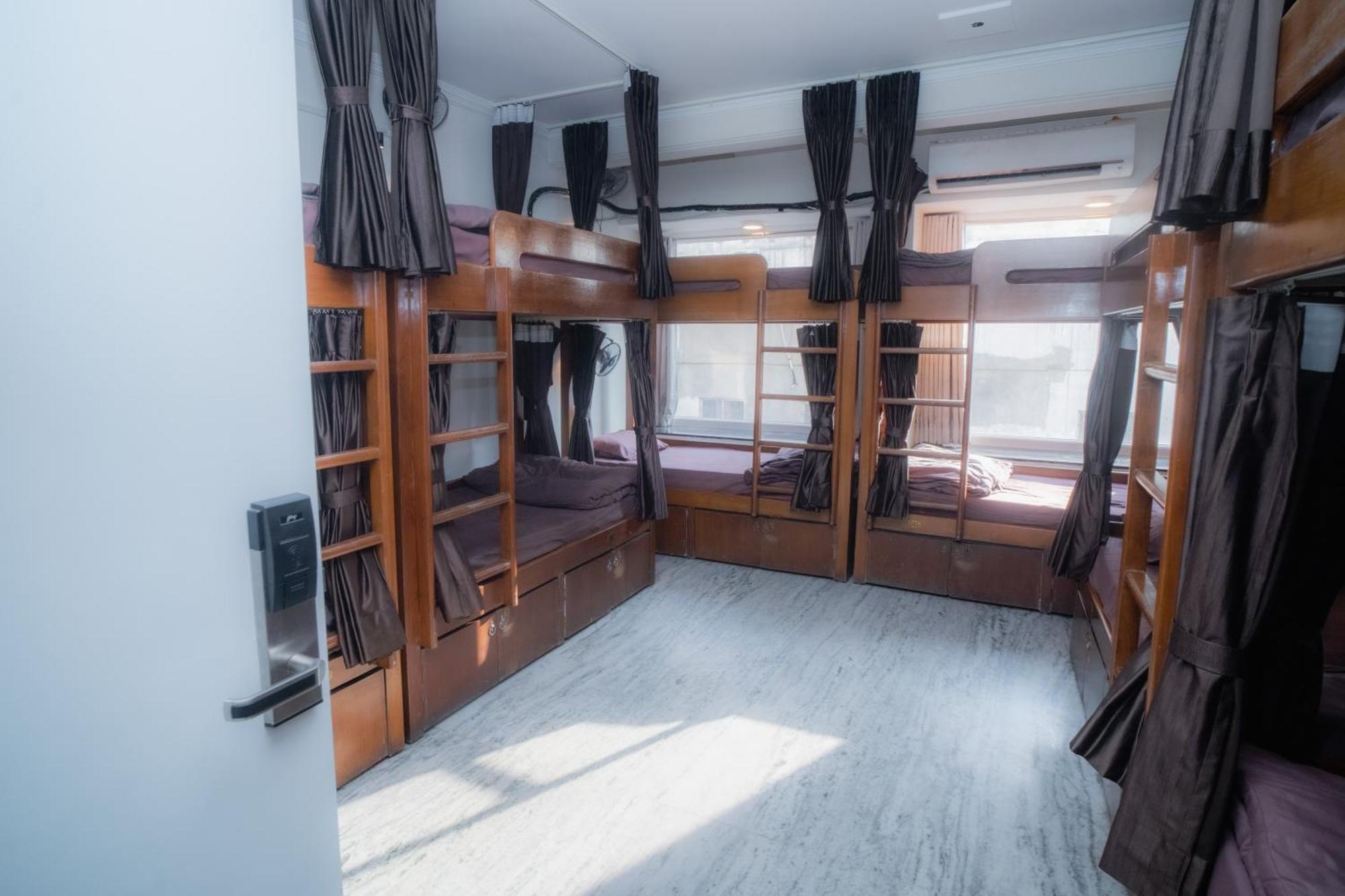 Pearl Courtyard Dormitory Варанаси Екстериор снимка