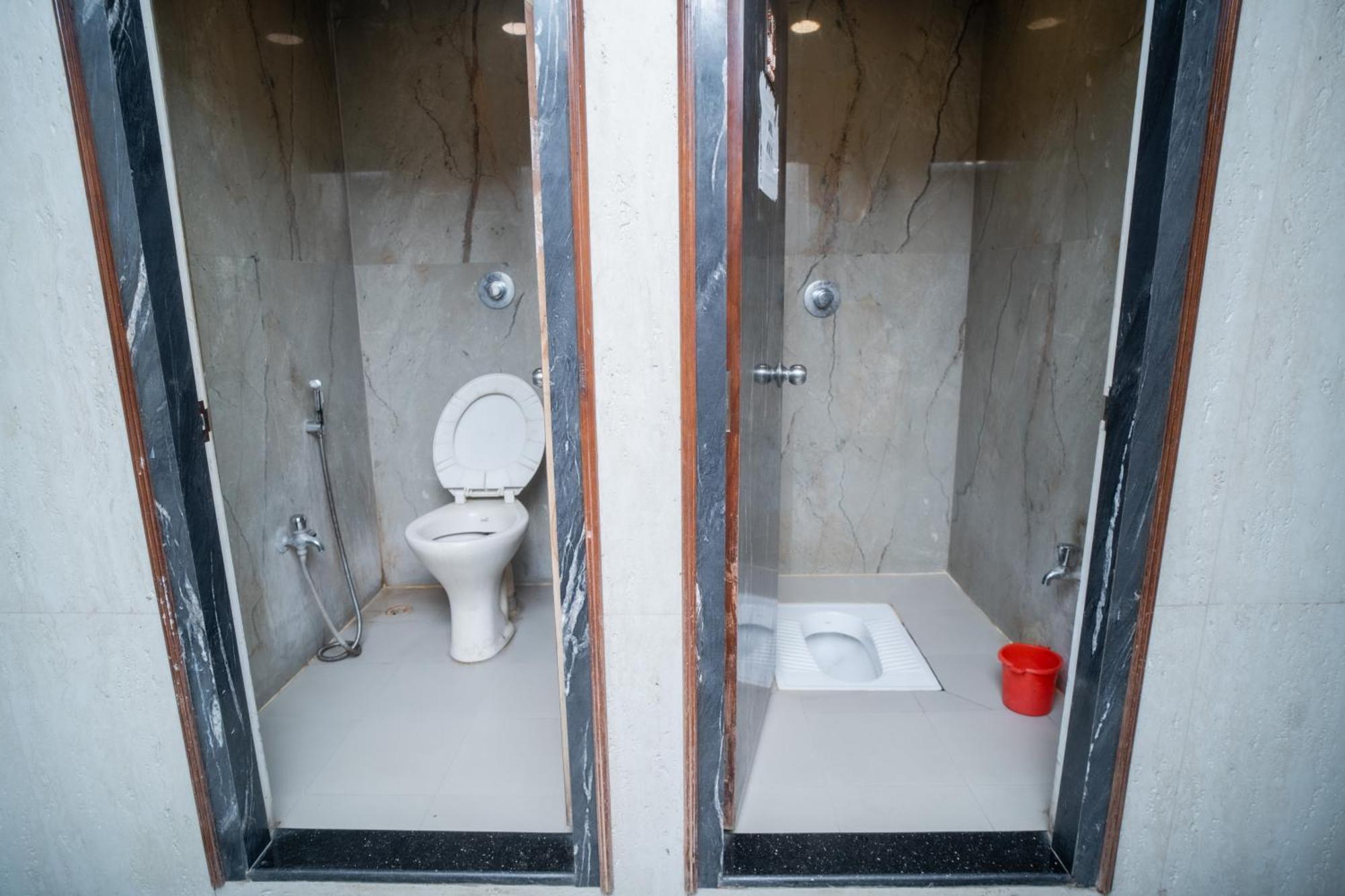 Pearl Courtyard Dormitory Варанаси Екстериор снимка