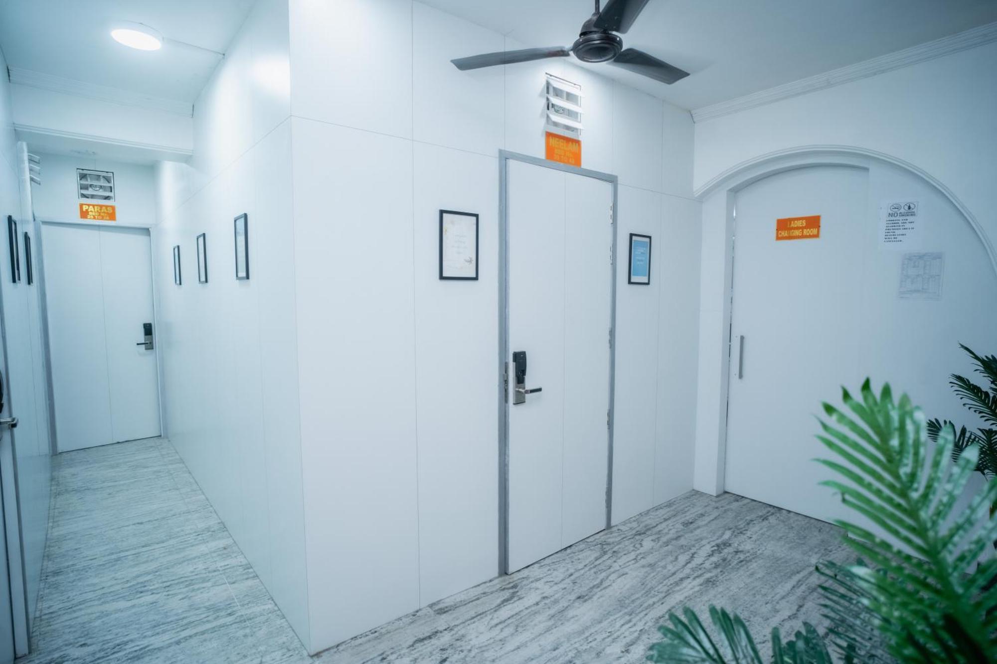 Pearl Courtyard Dormitory Варанаси Екстериор снимка