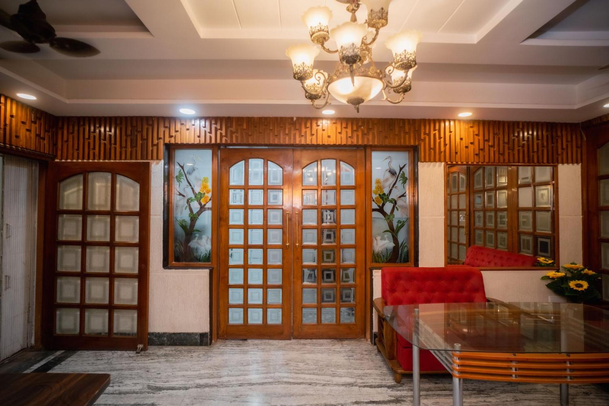 Pearl Courtyard Dormitory Варанаси Екстериор снимка