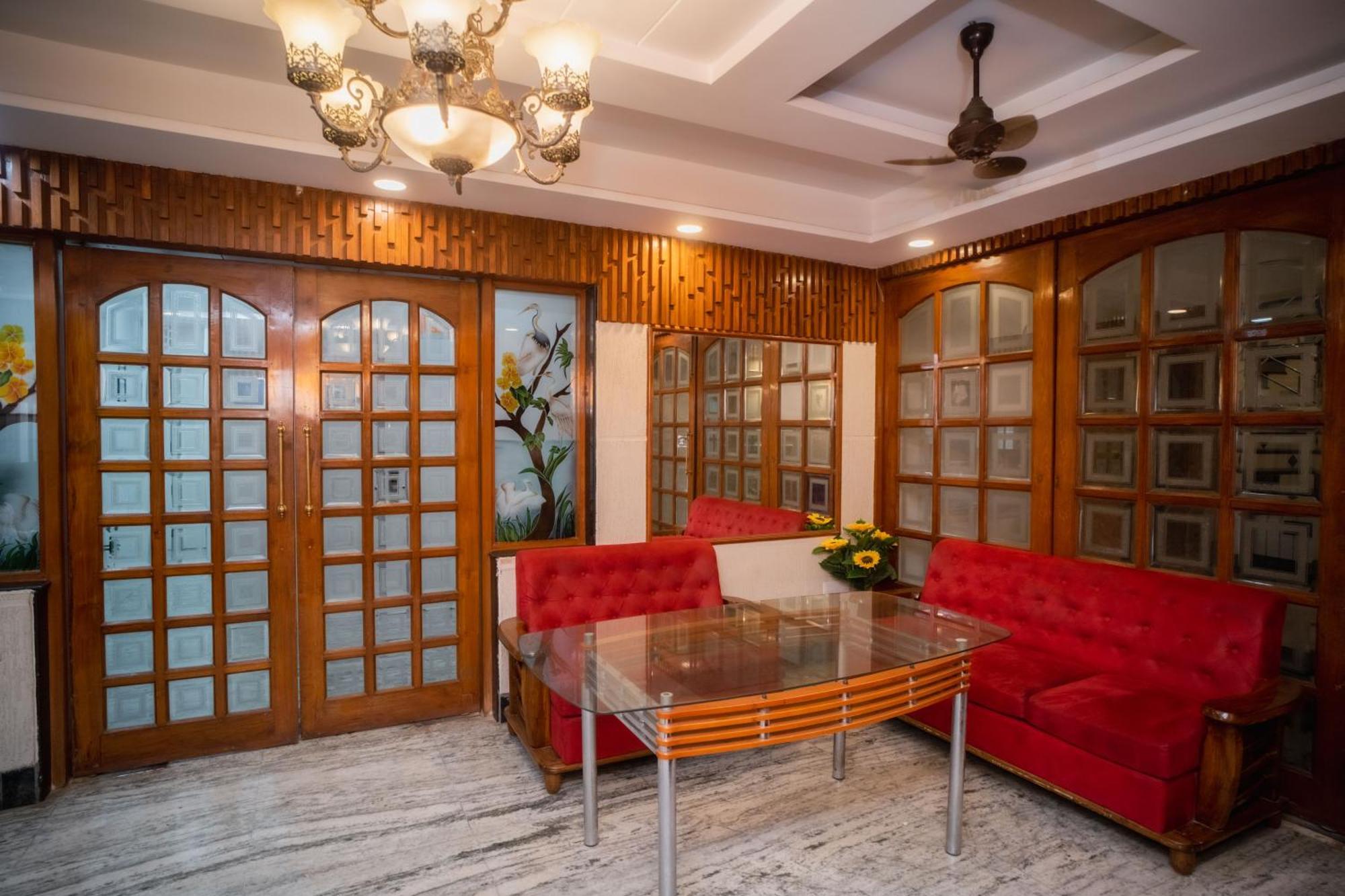 Pearl Courtyard Dormitory Варанаси Екстериор снимка