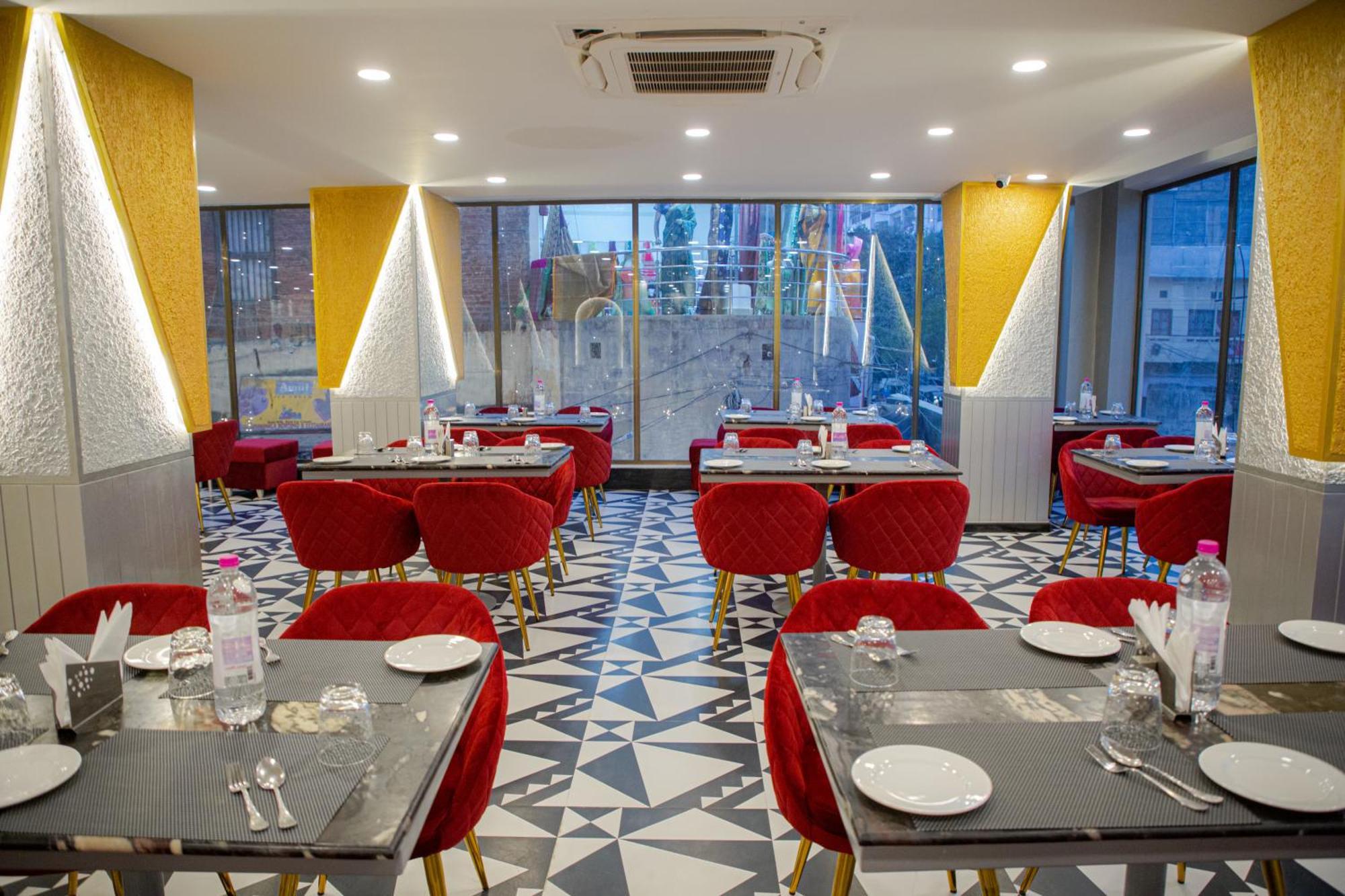 Pearl Courtyard Dormitory Варанаси Екстериор снимка