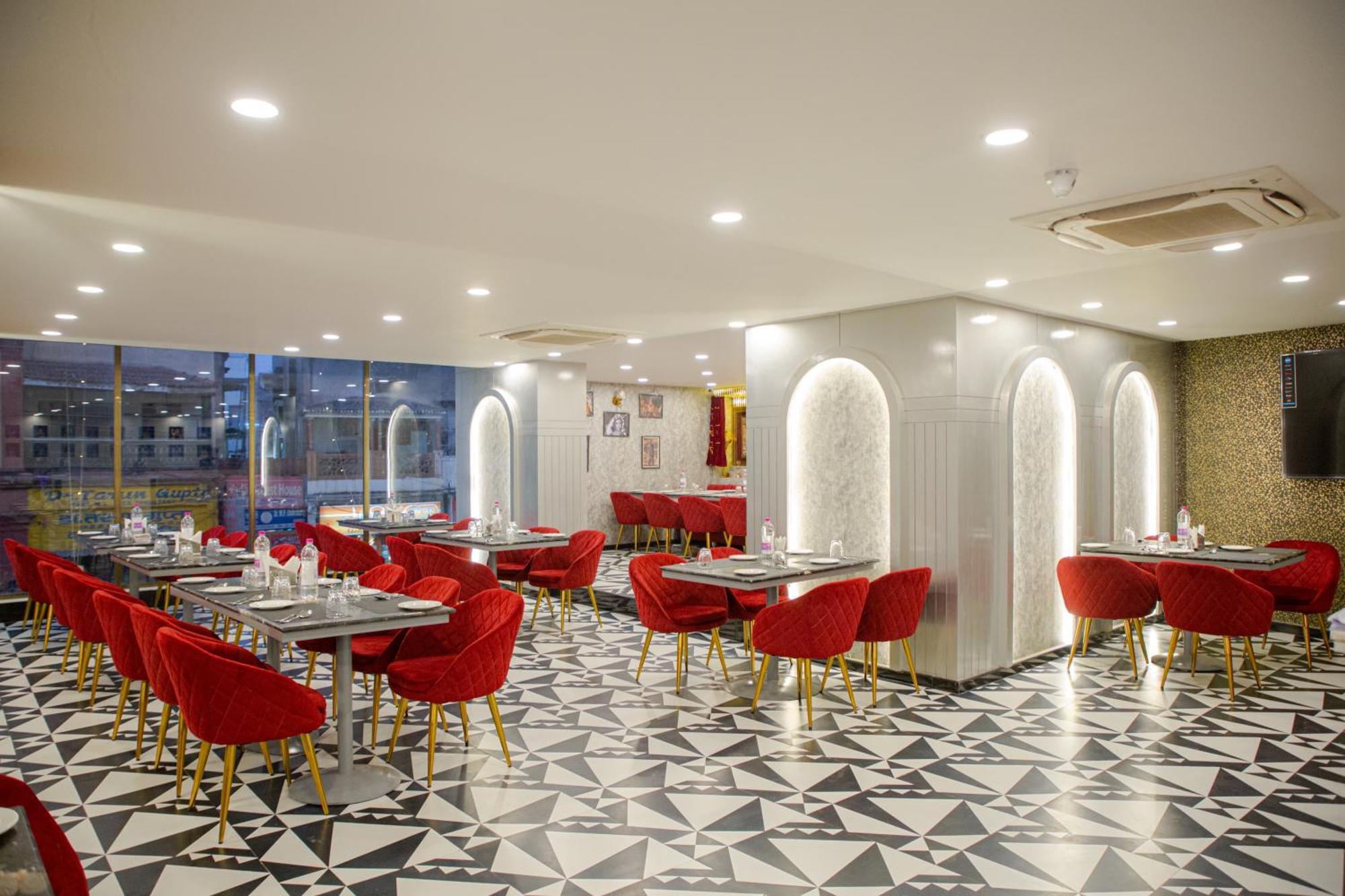 Pearl Courtyard Dormitory Варанаси Екстериор снимка